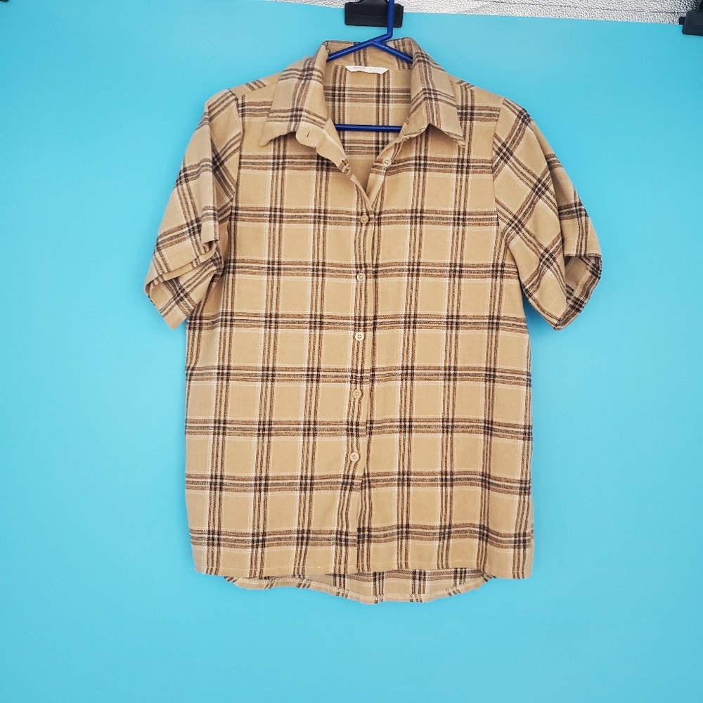 Romwe Shirt Size XS Tan Plaid Short Sleeve